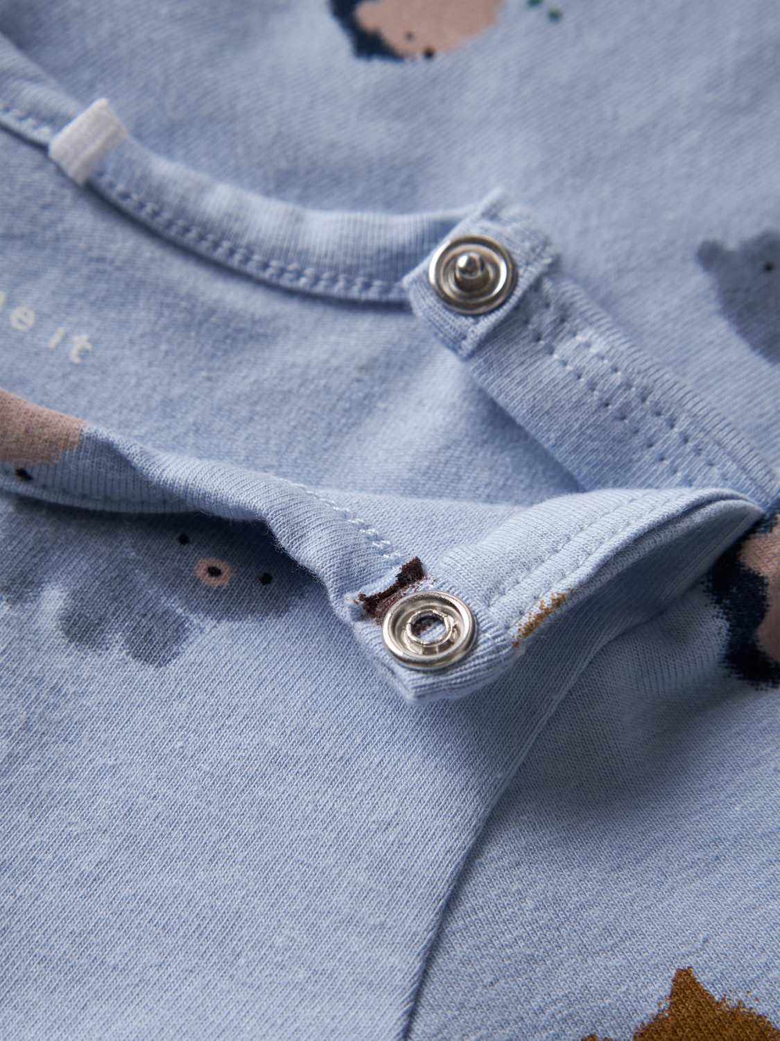 model_shot-front_full